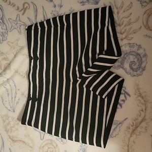 White House Black Market- Black and White Ponte Shorts Size 2